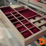 جای-زیورآلات-ریلی-داسی-بژ