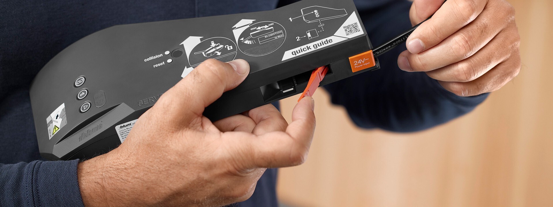 جک اتوبوسی بلوم مدل اونتوس HL-25 5 مکانیزم برقی SERVO-DRIVE بلوم